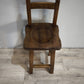 92571 Sgabello in legno massello con schienale in stile arte povera