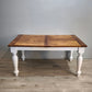 92593 Tavolo allungabile con base bianca e piano in legno
