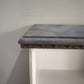92592 Comodino in legno dipinto bianco con piano grigio