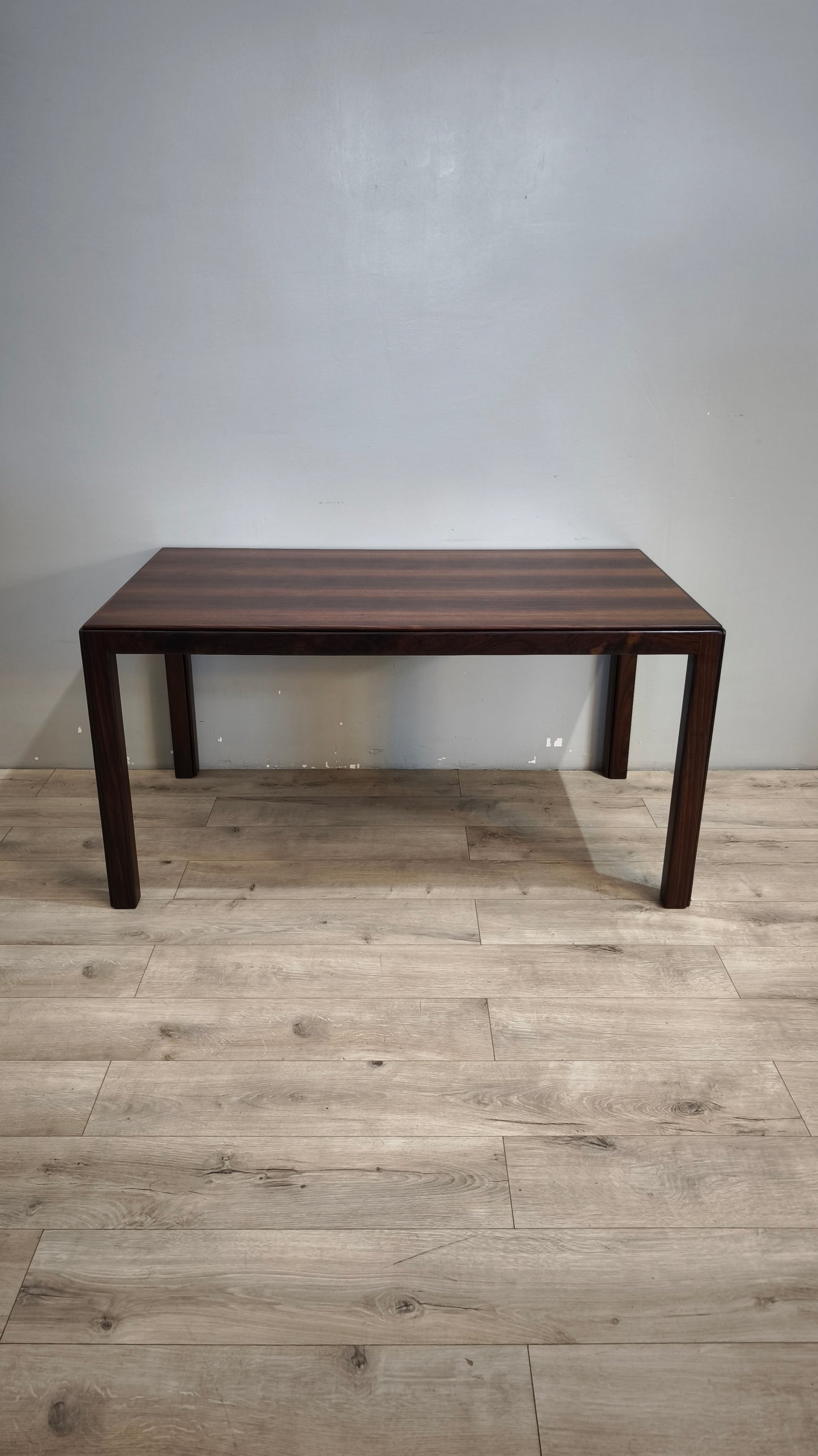 92595 Tavolo anni '60 in legno massello di palissandro, design italiano