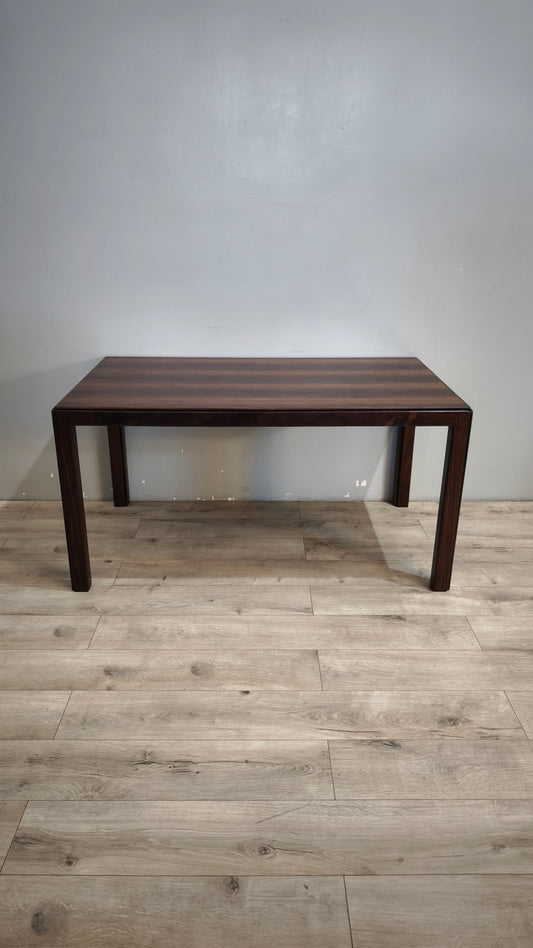 92595 Tavolo anni '60 in legno massello di palissandro, design italiano