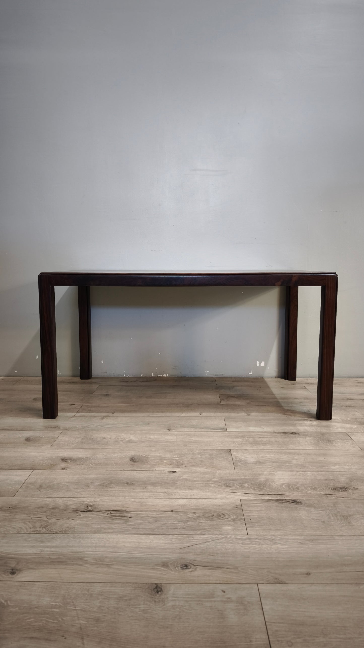 92595 Tavolo anni '60 in legno massello di palissandro, design italiano