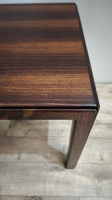 92595 Tavolo anni '60 in legno massello di palissandro, design italiano