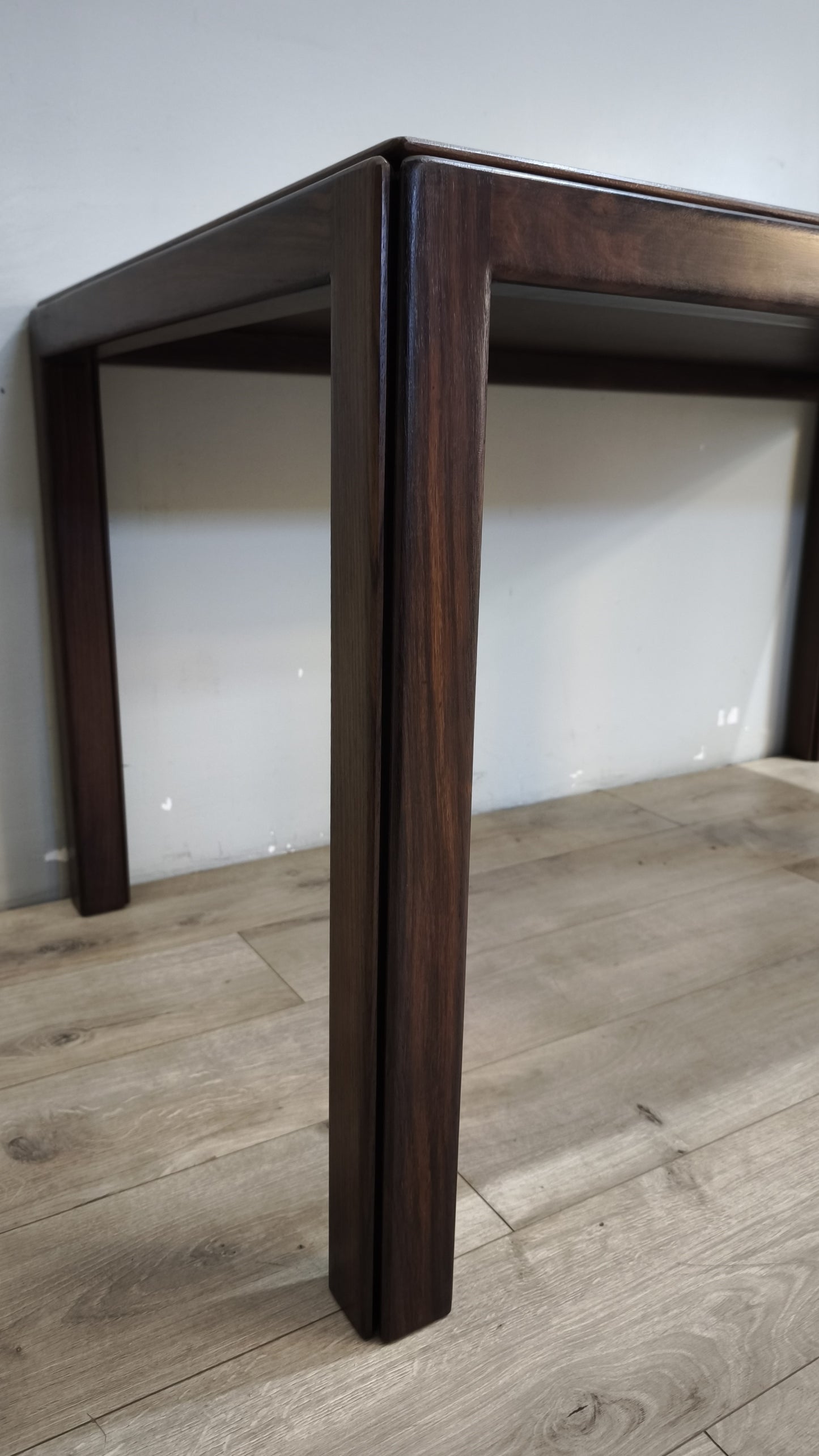 92595 Tavolo anni '60 in legno massello di palissandro, design italiano