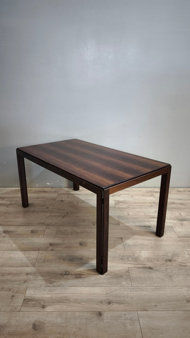 92595 Tavolo anni '60 in legno massello di palissandro, design italiano