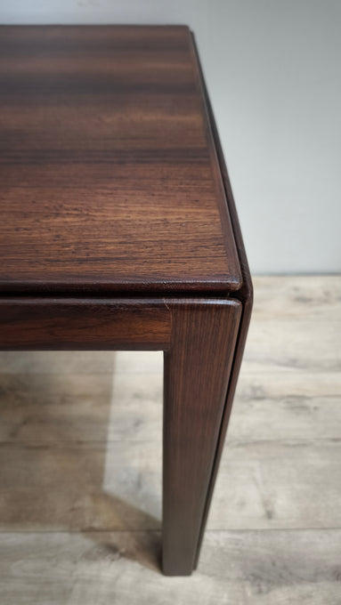 92595 Tavolo anni '60 in legno massello di palissandro, design italiano