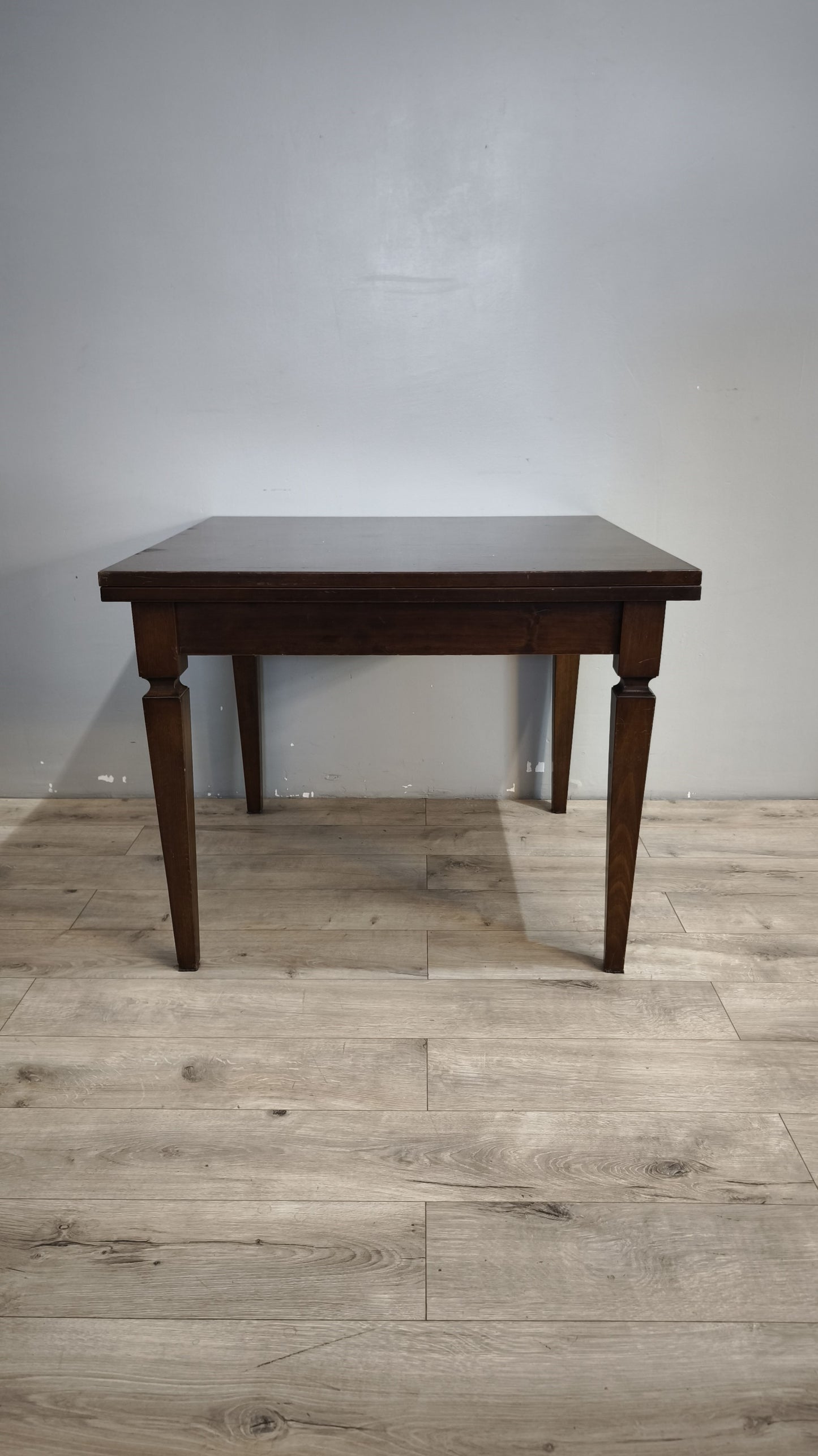 92589 Tavolo quadrato allungabile con piano quadrato a ribalta