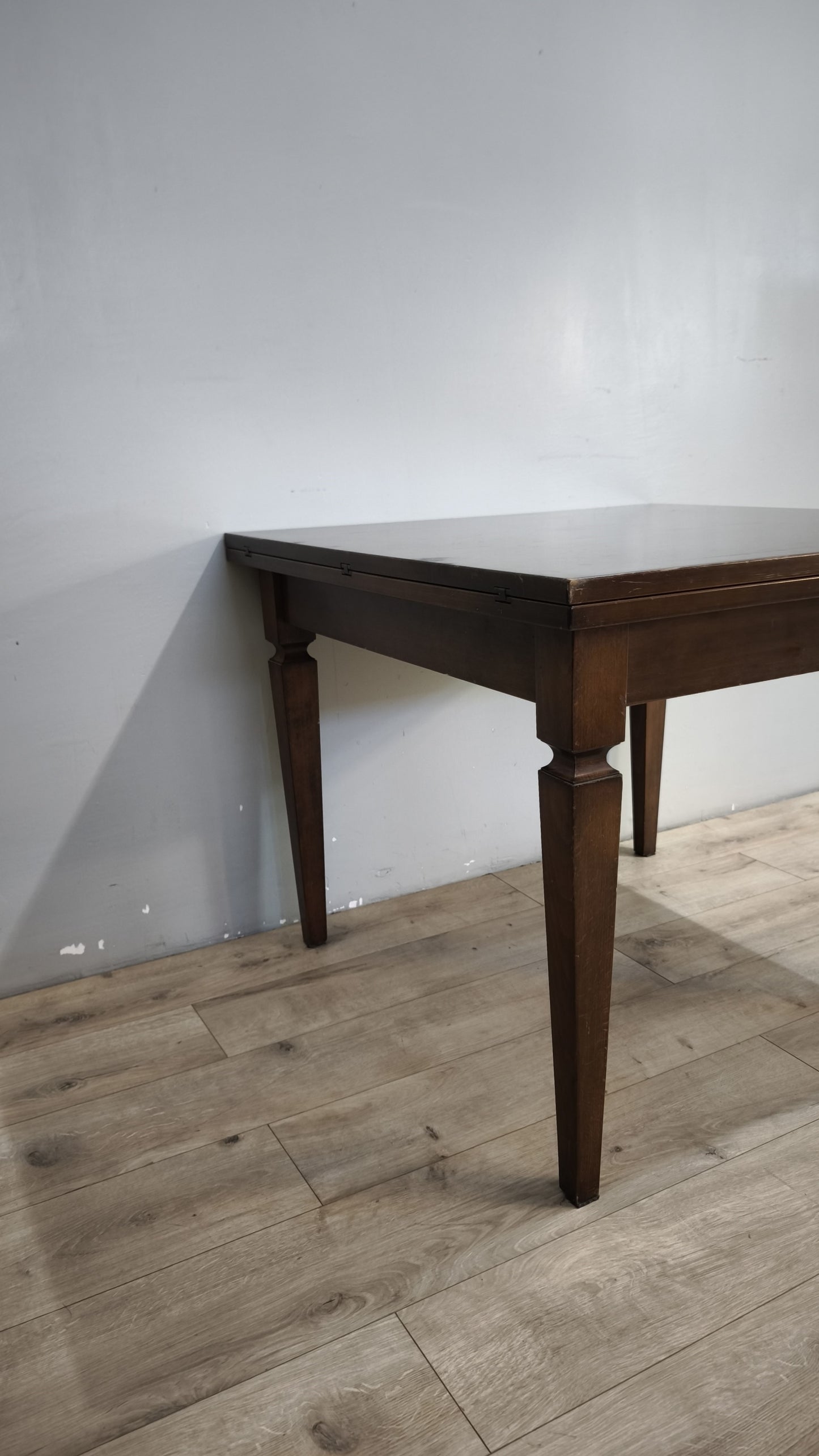 92589 Tavolo quadrato allungabile con piano quadrato a ribalta