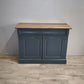 92591 Credenzina due sportelli dipinta azzurra con piano in legno