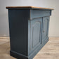 92591 Credenzina due sportelli dipinta azzurra con piano in legno