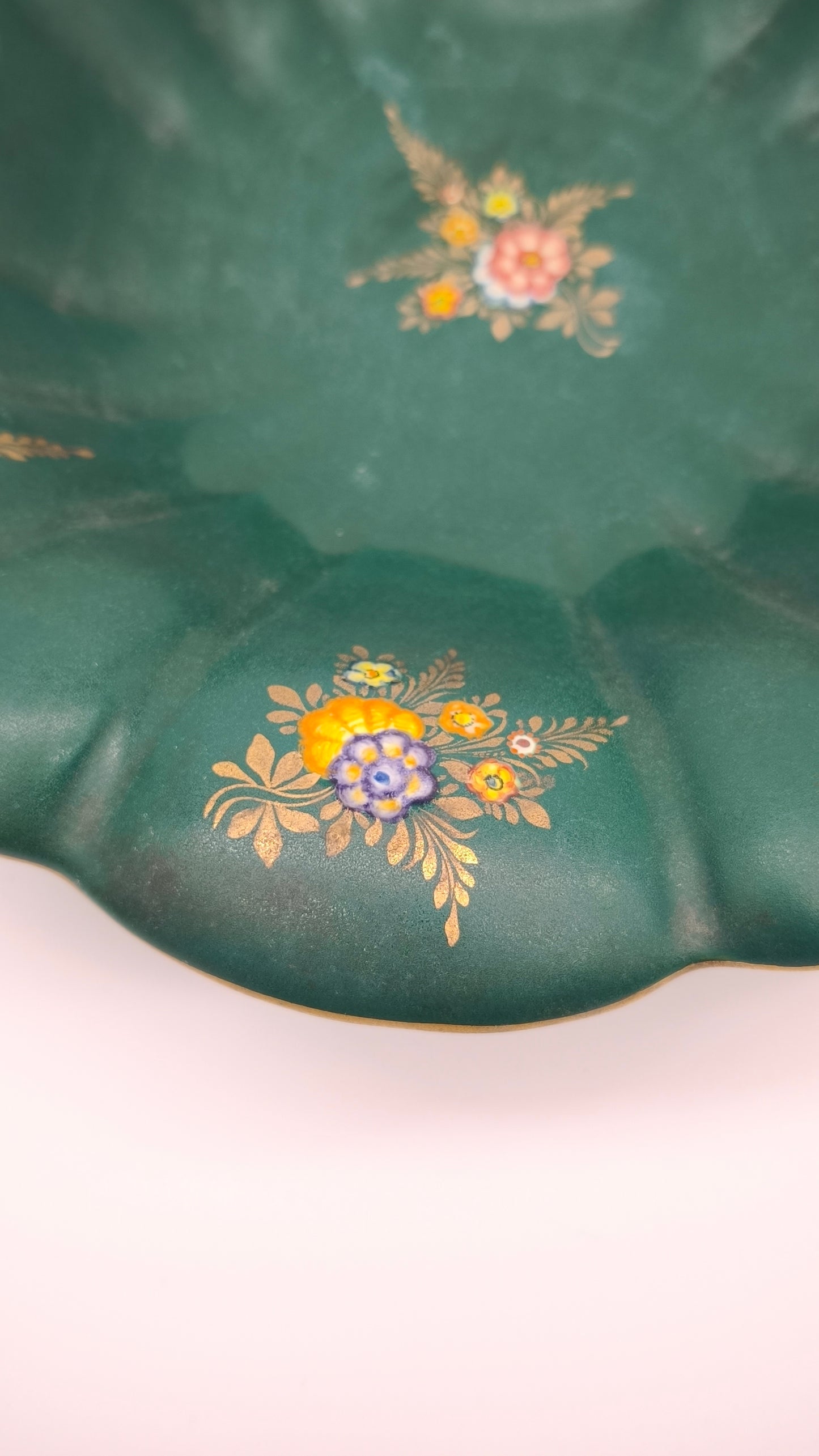 92602 Centrotavola in ceramica decorata Deruta