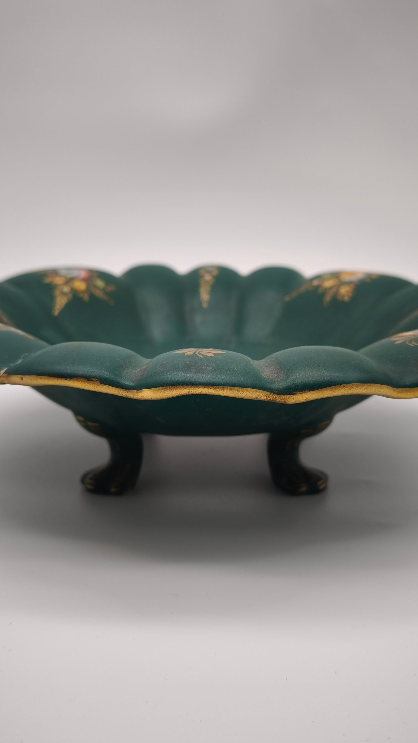 92602 Centrotavola in ceramica decorata Deruta