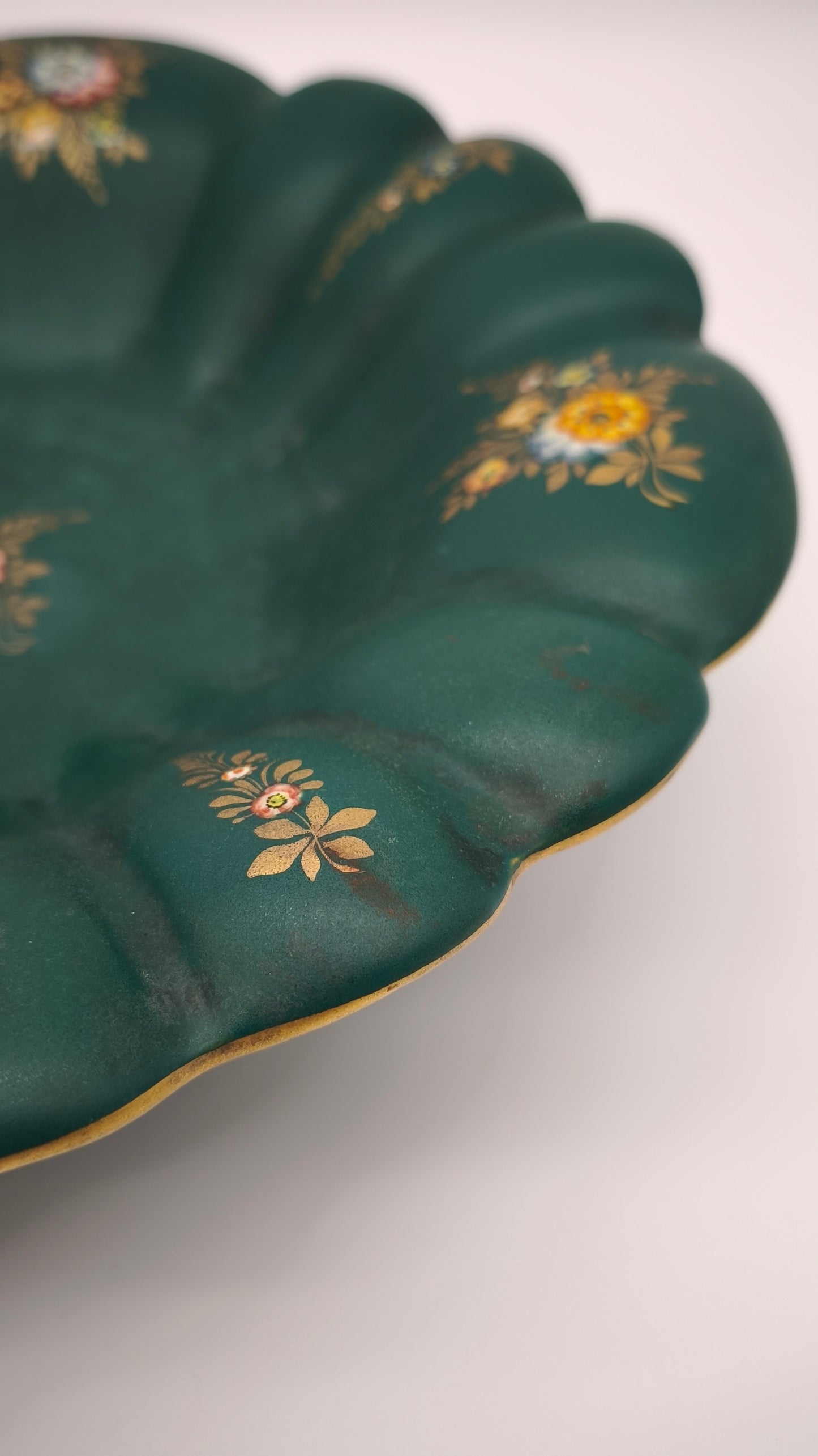 92602 Centrotavola in ceramica decorata Deruta