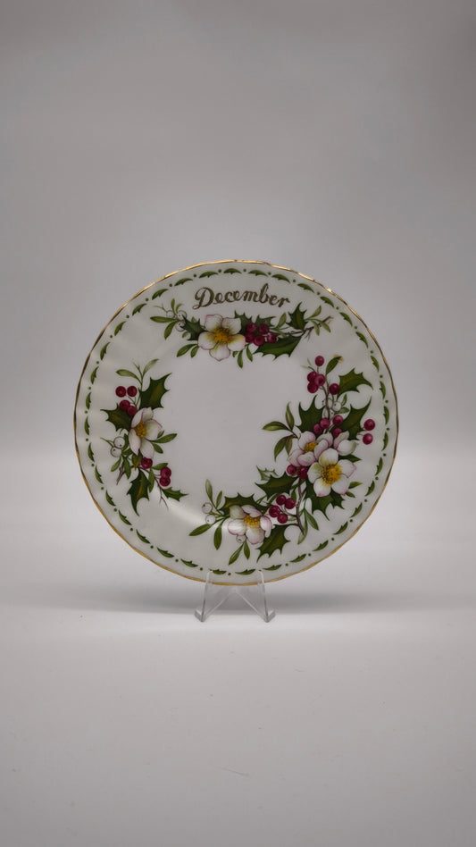 92582 Piatto da dessert in ceramica Royal Albert, Flower of the month series, Christmas rose, December