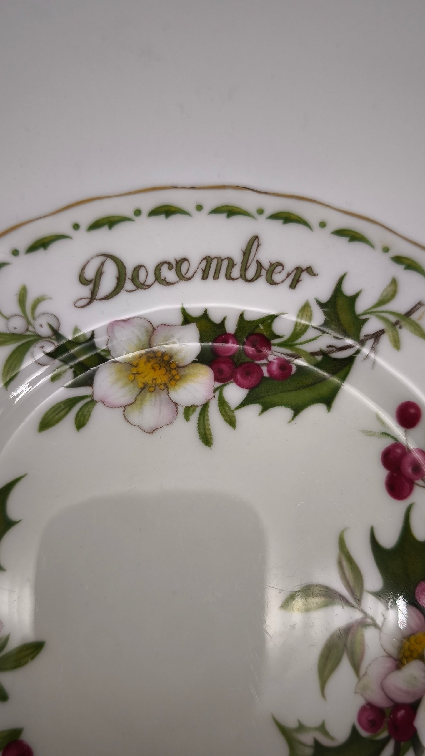 92582 Piatto da dessert in ceramica Royal Albert, Flower of the month series, Christmas rose, December