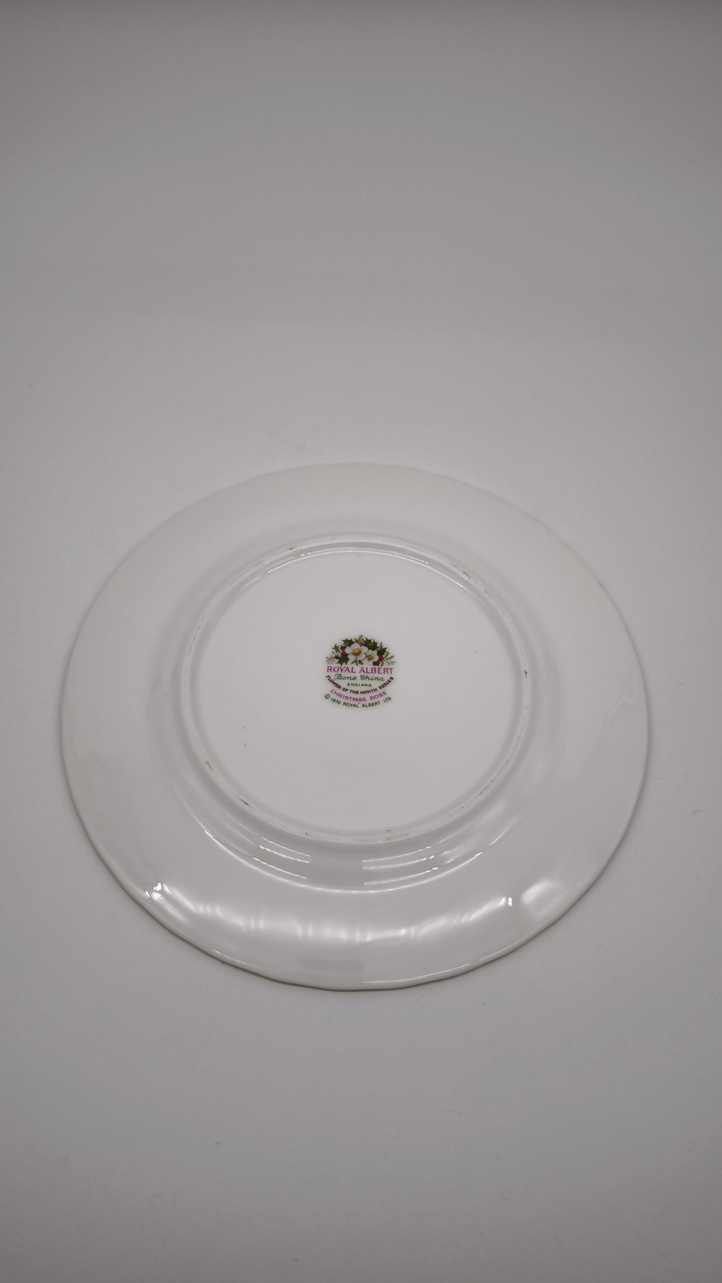 92582 Piatto da dessert in ceramica Royal Albert, Flower of the month series, Christmas rose, December