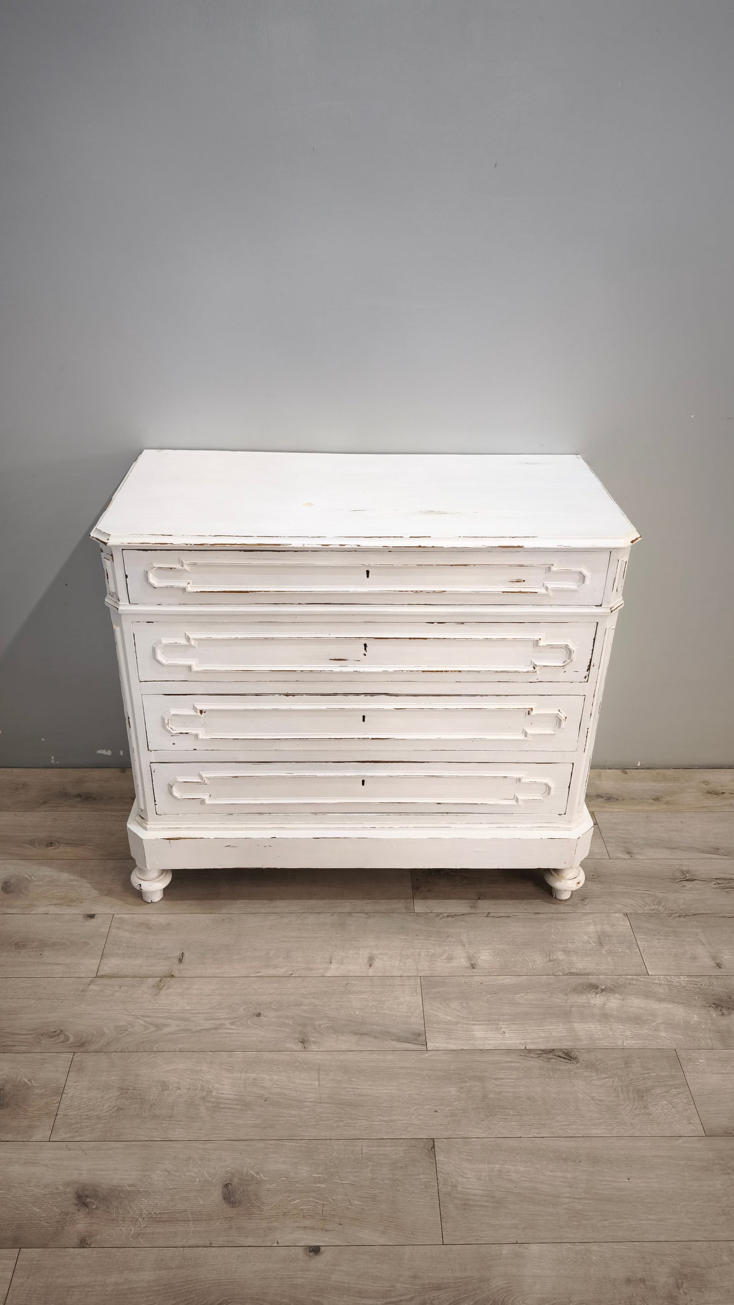 92704 Comò in legno dipinto bianco