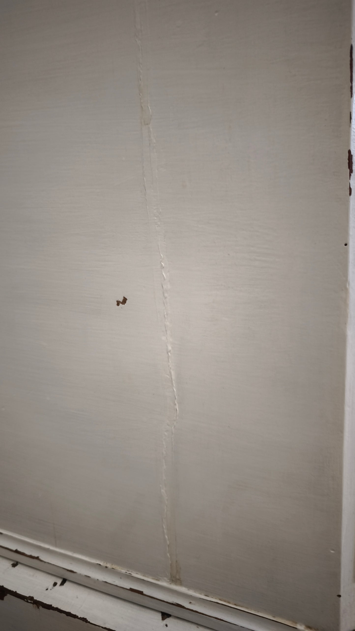 92704 Comò in legno dipinto bianco
