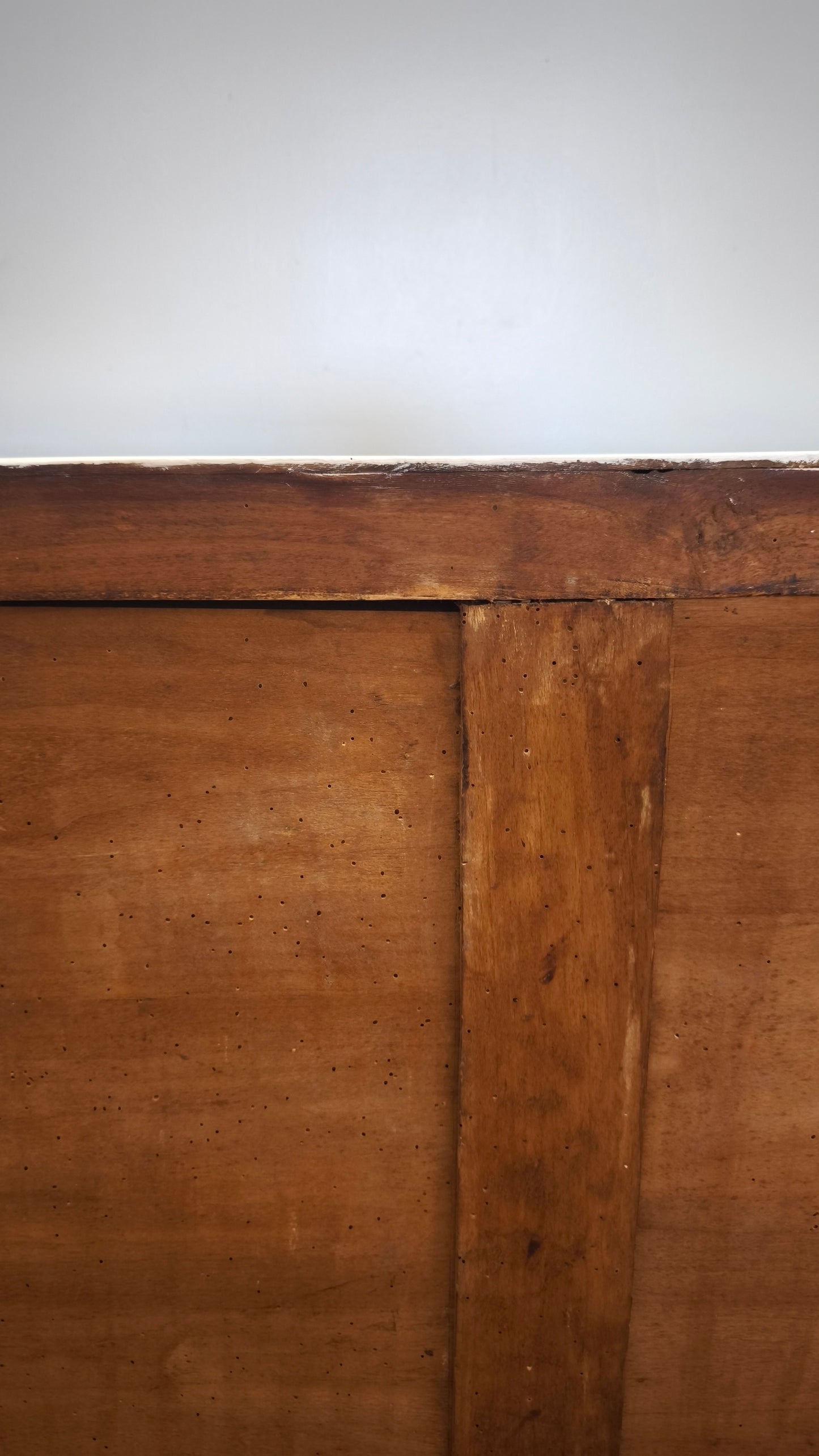 92704 Comò in legno dipinto bianco