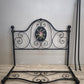 92705 Struttura letto matrimoniale nera in ferro con decorazione a motivo floreale