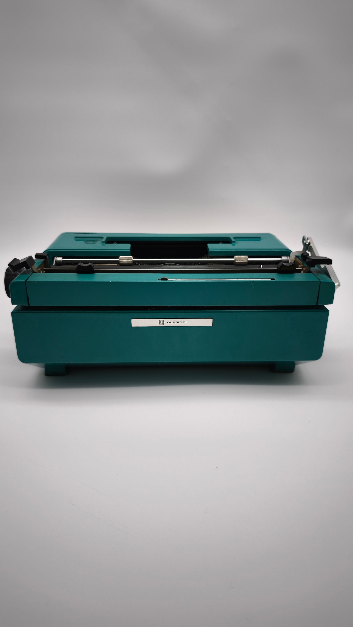 92736 Macchina da scrivere Olivetti Studio 45