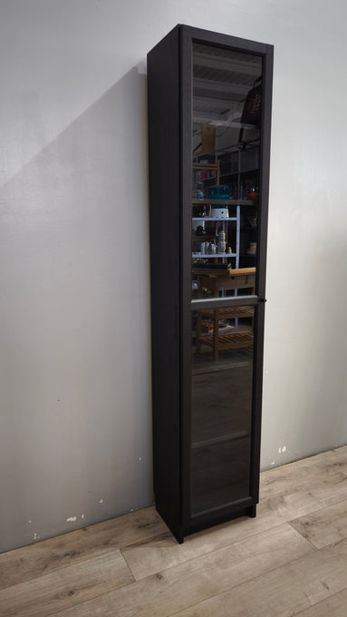 92765 Libreria Ikea Billy nera con sportello in vetro