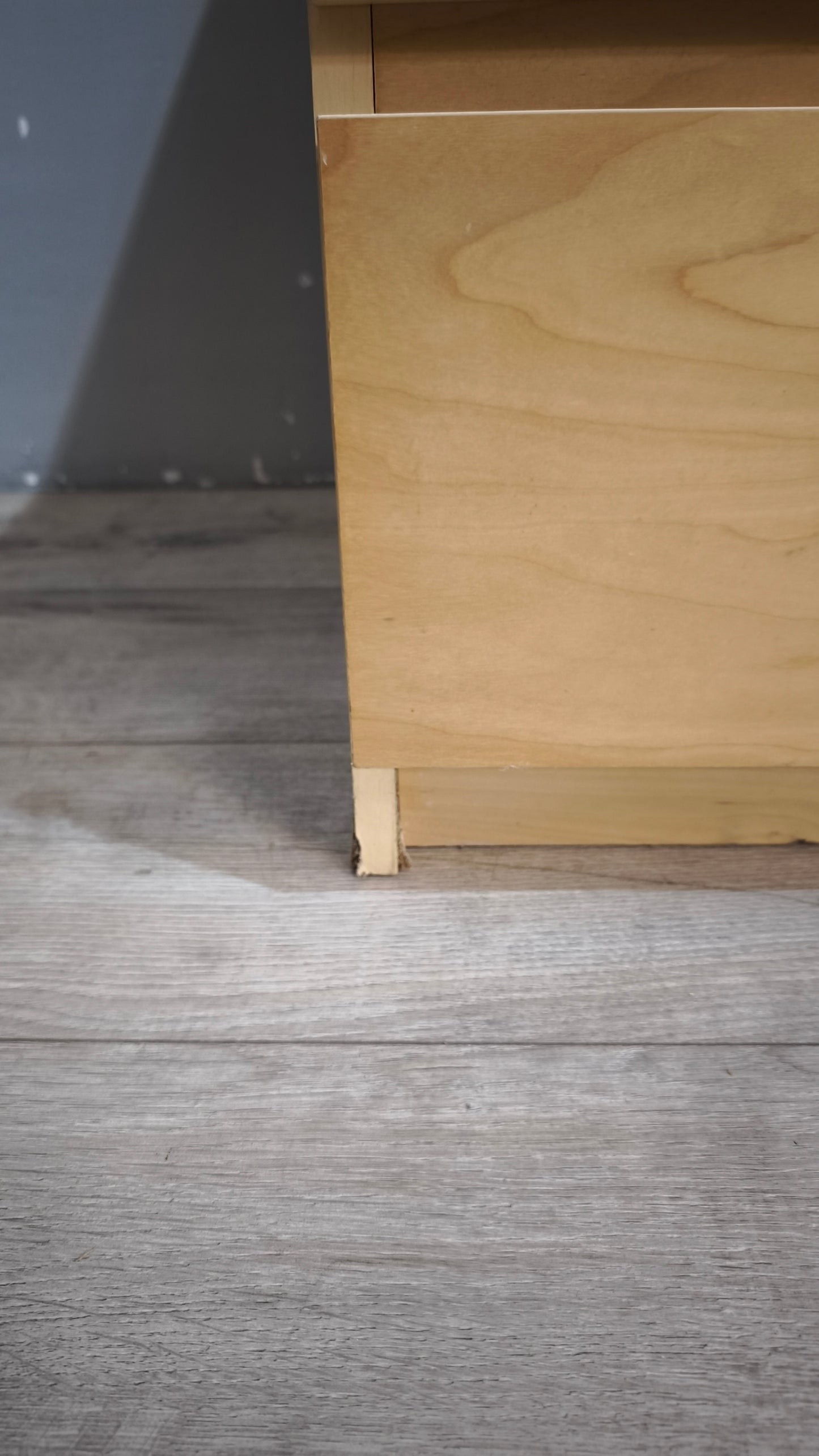 92746 Comodino Ikea con due cassetti chiaro