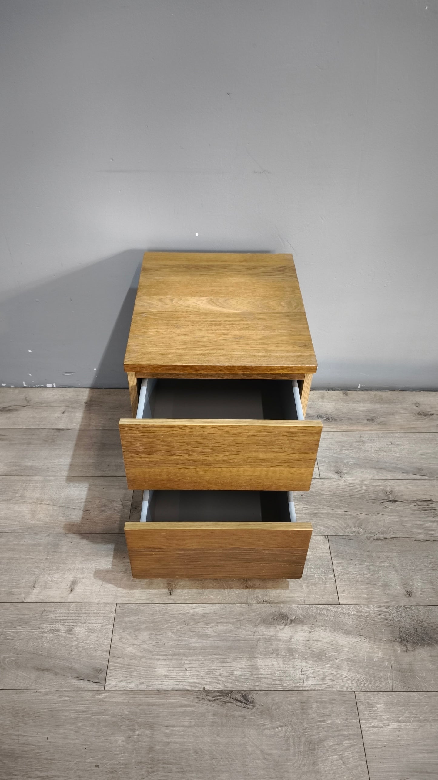 92746 Comodino Ikea con due cassetti