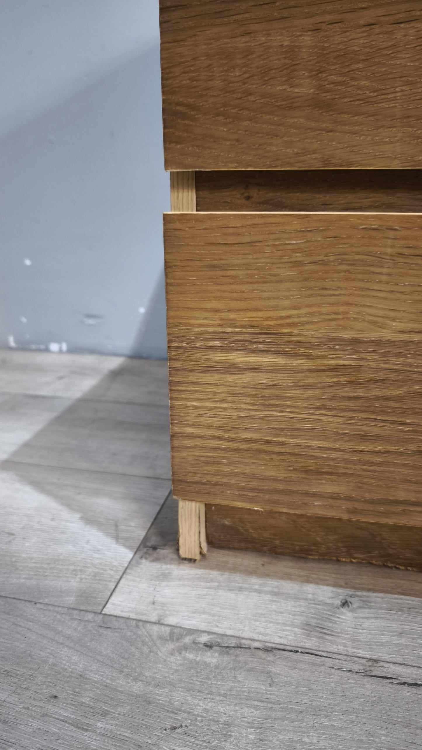 92746 Comodino Ikea con due cassetti
