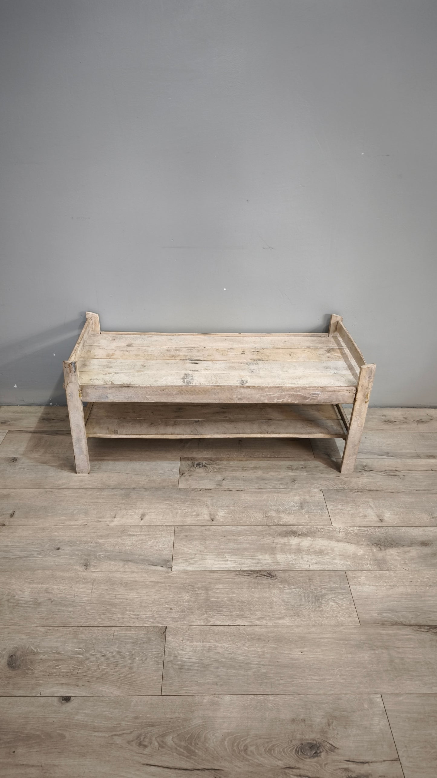 92750 Tavolo da salotto rustico in legno