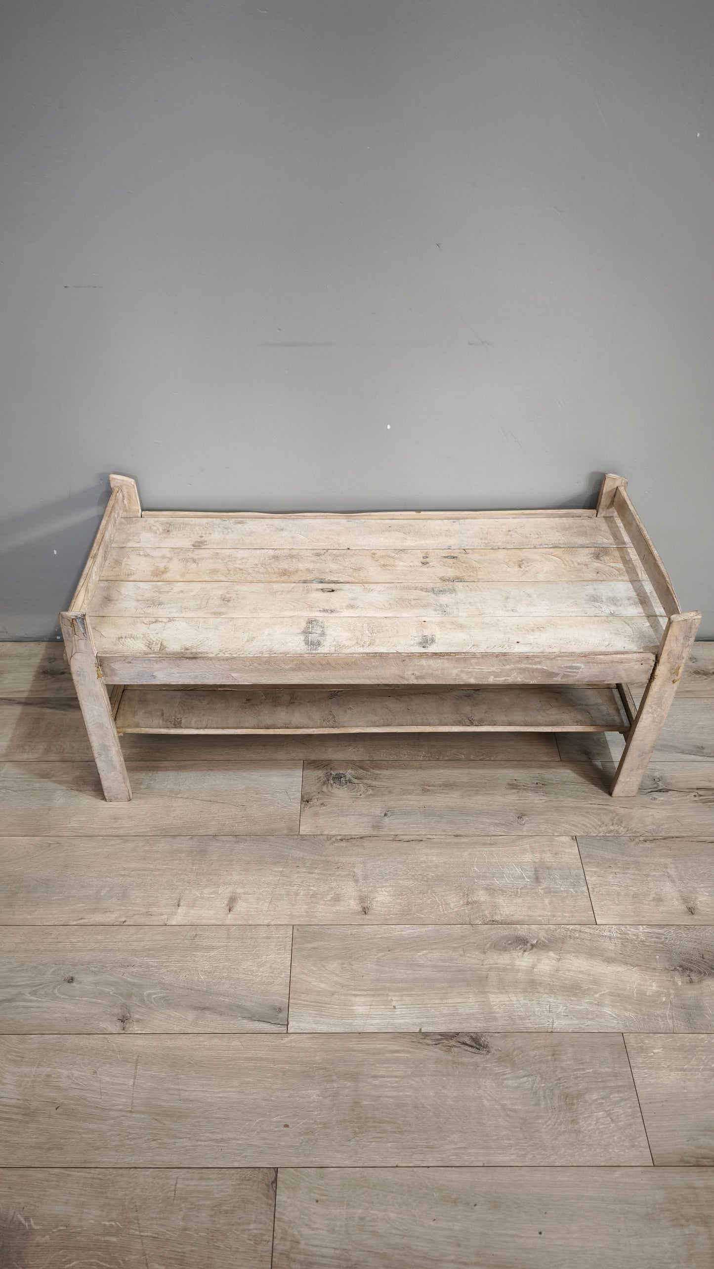 92750 Tavolo da salotto rustico in legno