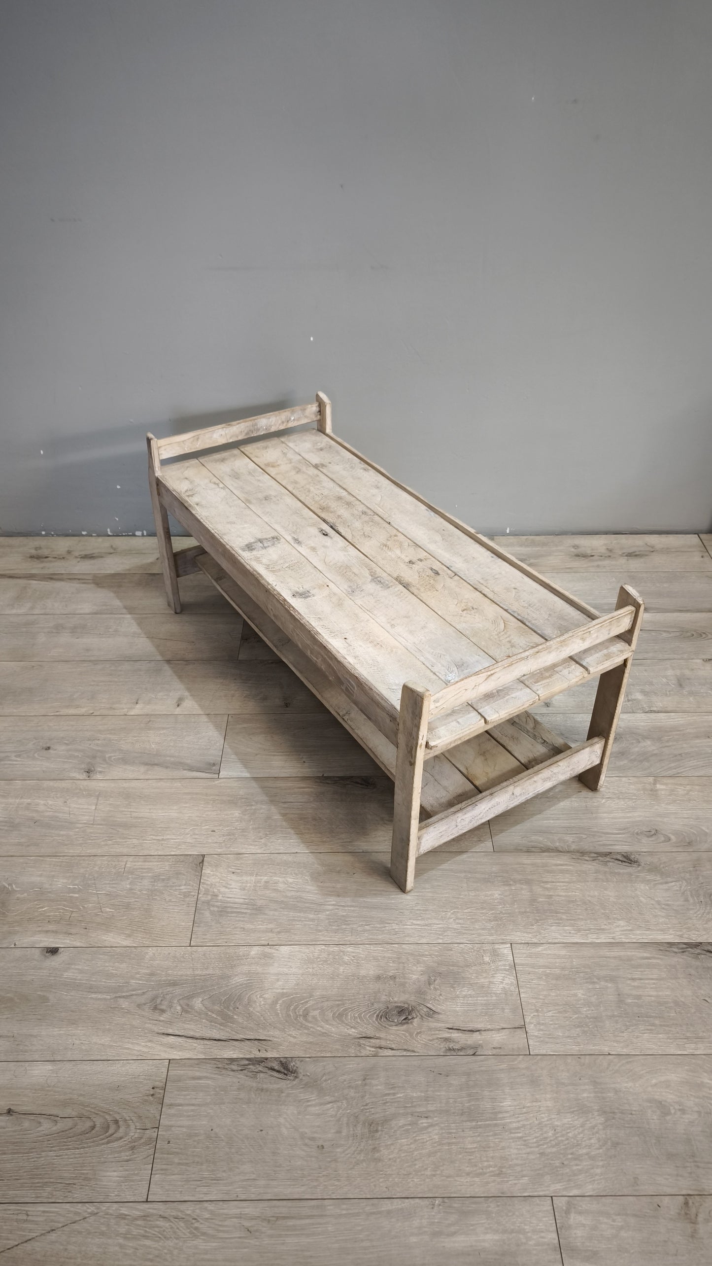 92750 Tavolo da salotto rustico in legno