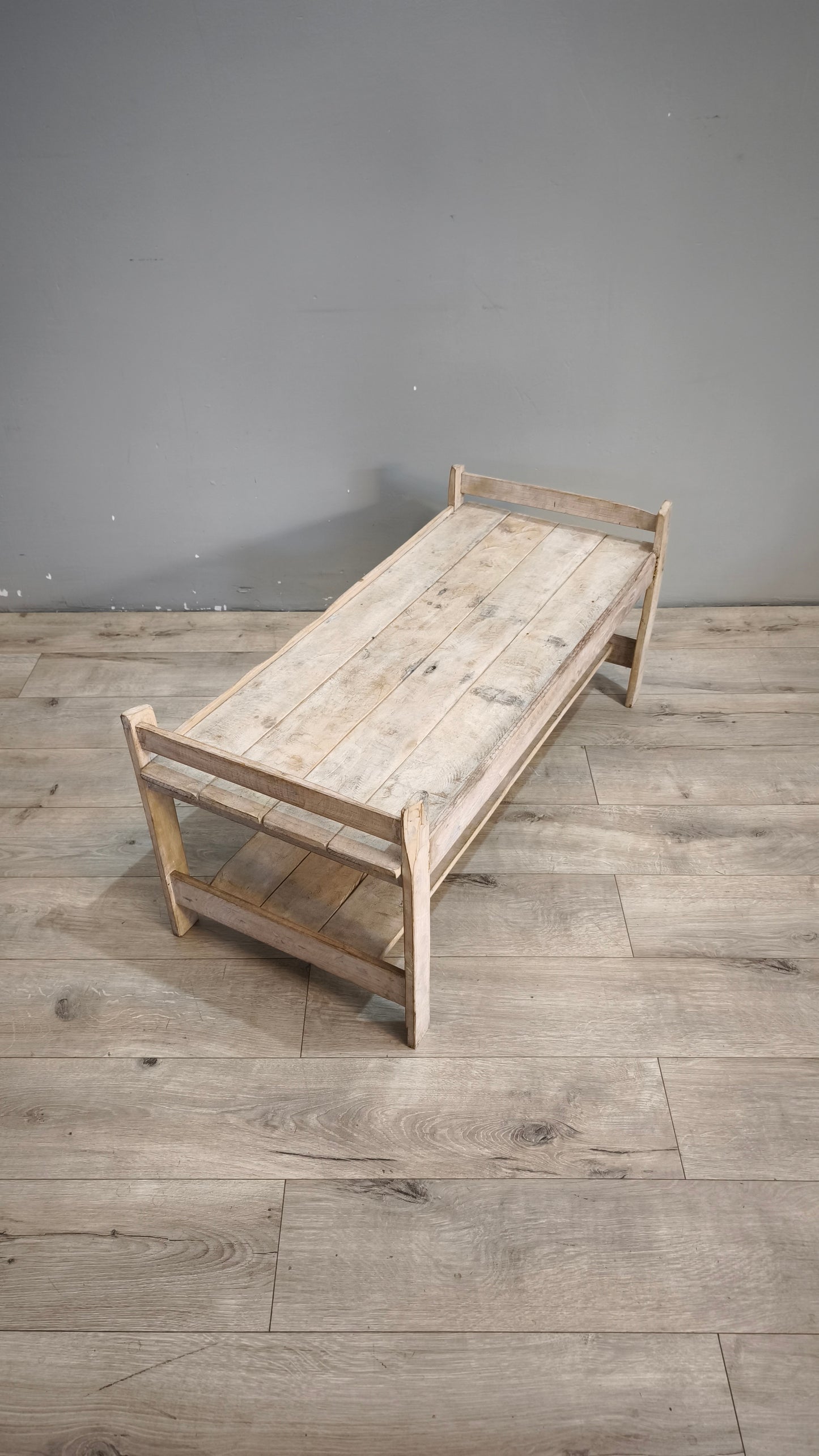 92750 Tavolo da salotto rustico in legno