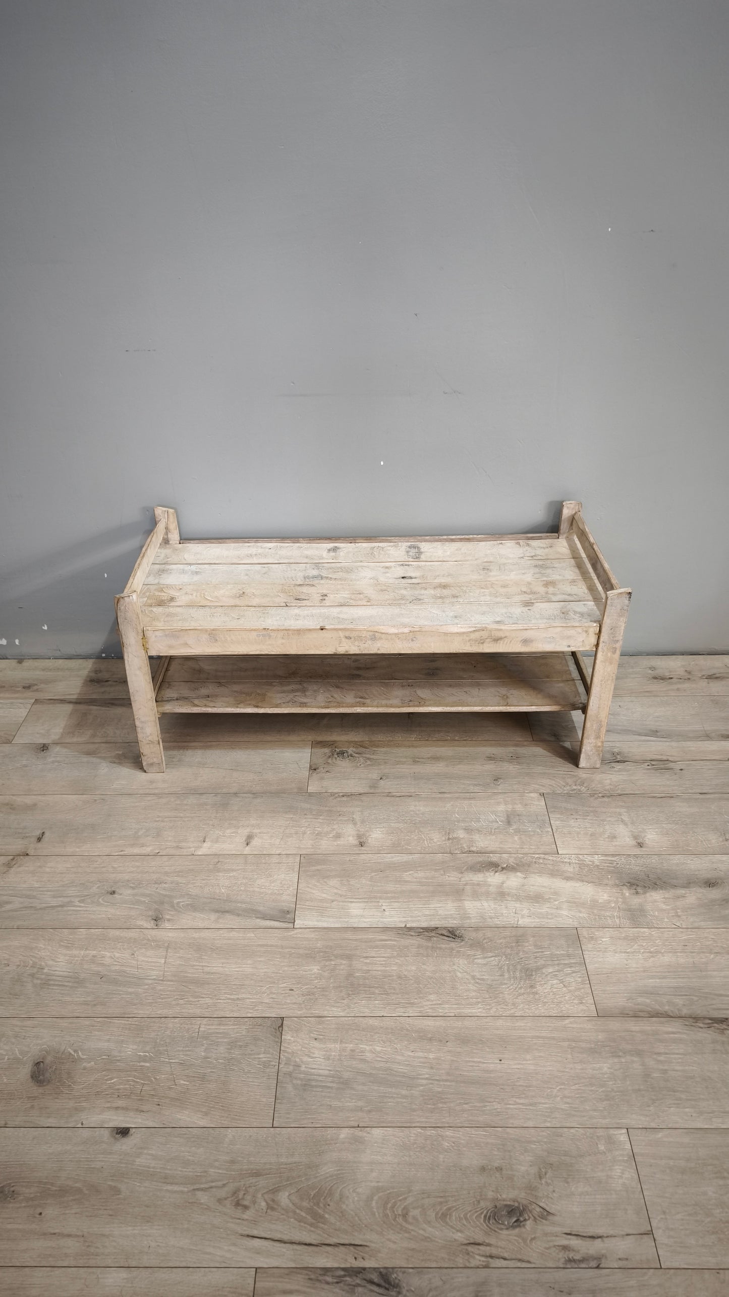 92750 Tavolo da salotto rustico in legno