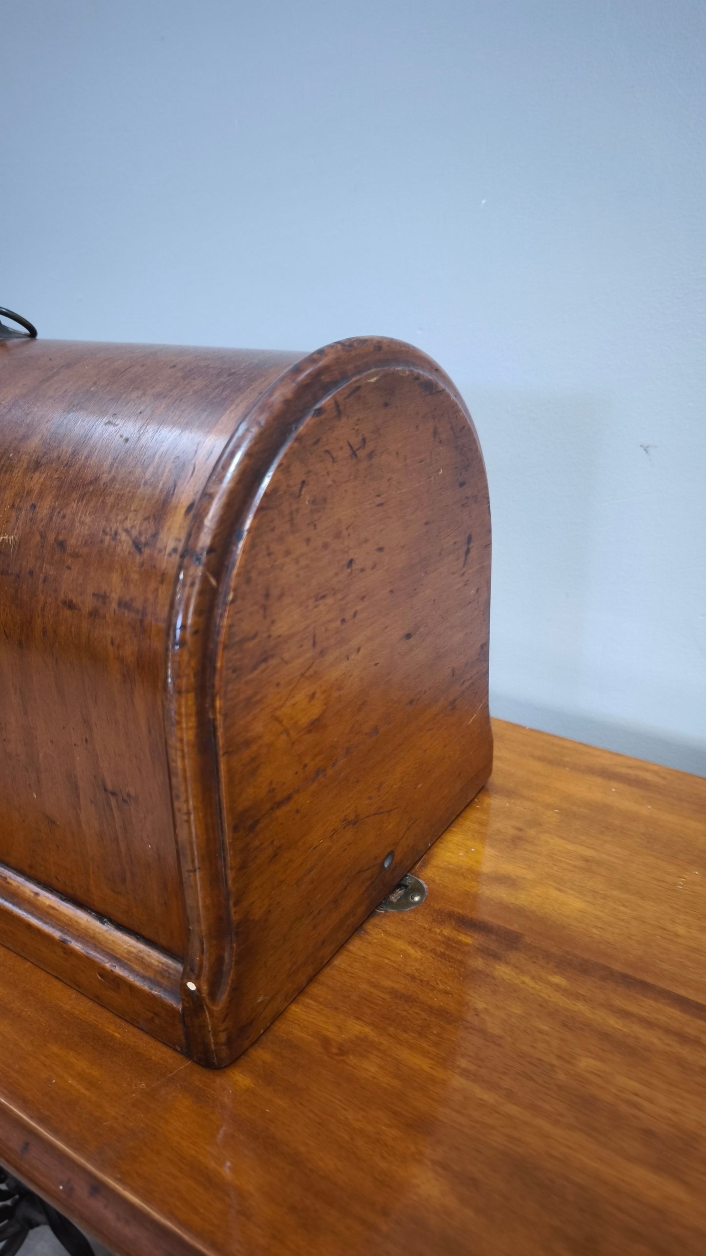 92793 Macchina da cucire Singer con base in ghisa