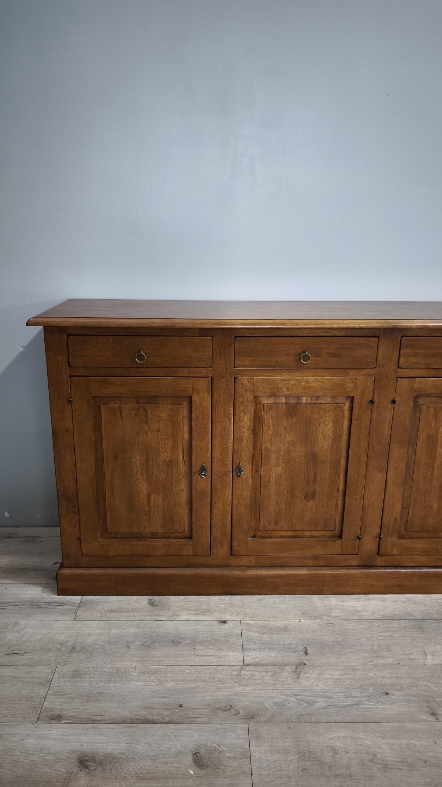 92846 Servante in legno con 4 sportelli e 4 cassetti