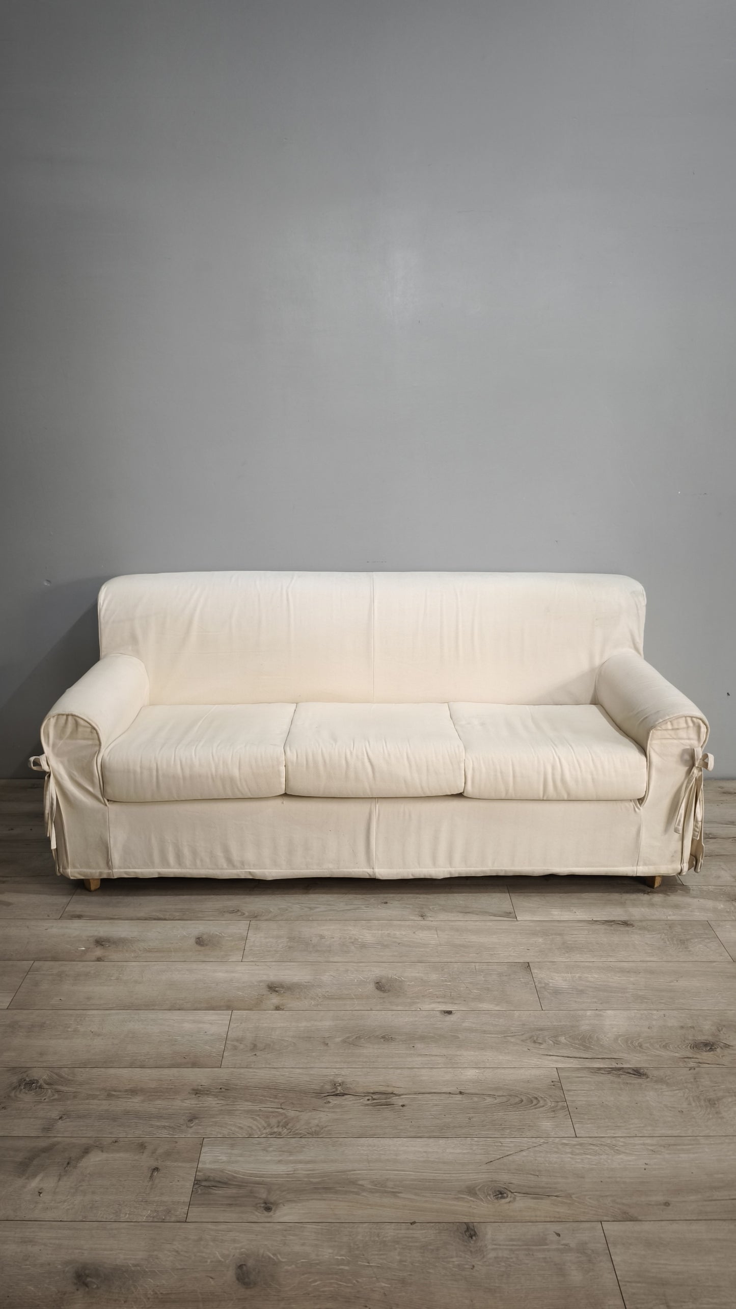 92856 Divano tre posti in tessuto bianco
