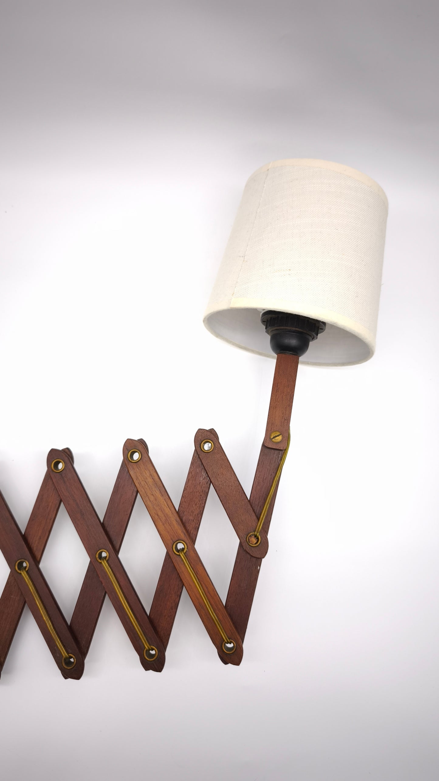 92862 Lampada estensibile in legno