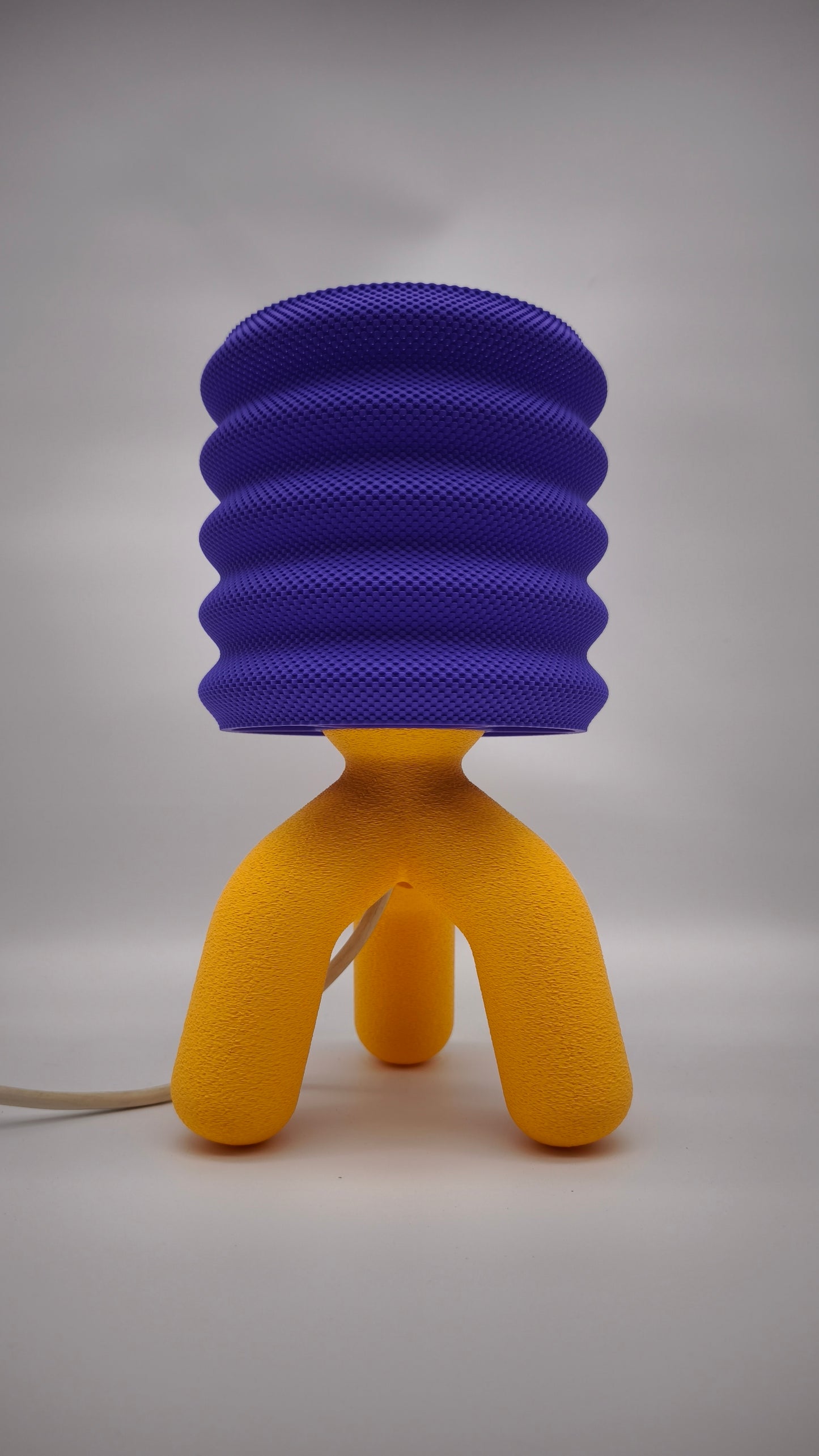 92866 Lampada da tavolo arancio e viola in PLA