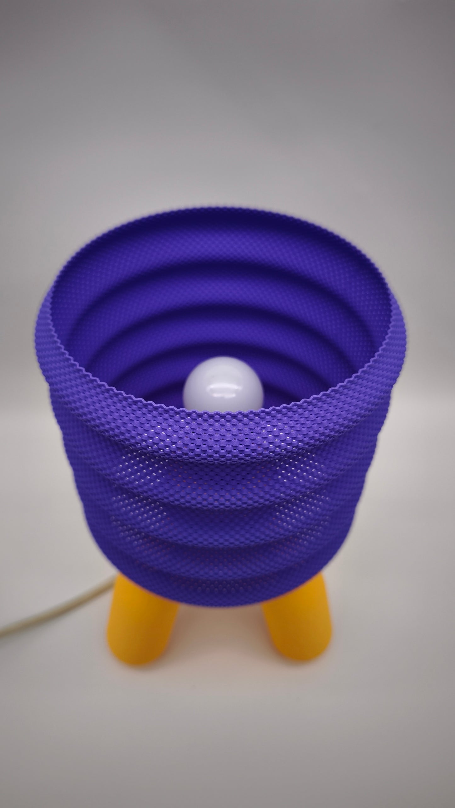 92866 Lampada da tavolo arancio e viola in PLA