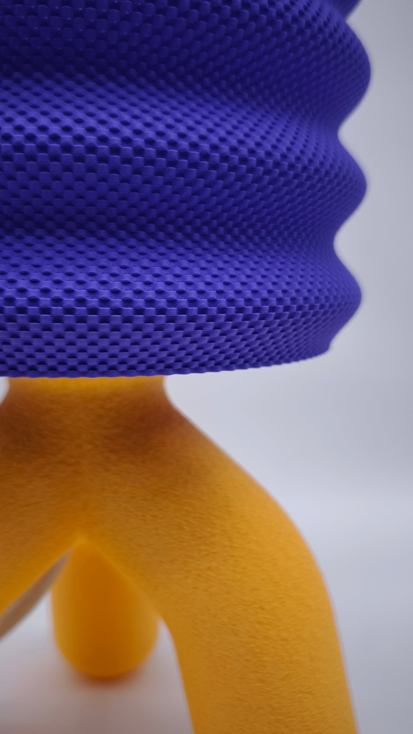 92866 Lampada da tavolo arancio e viola in PLA