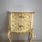 92991 Coppia di comodini dipinti in stile veneziano