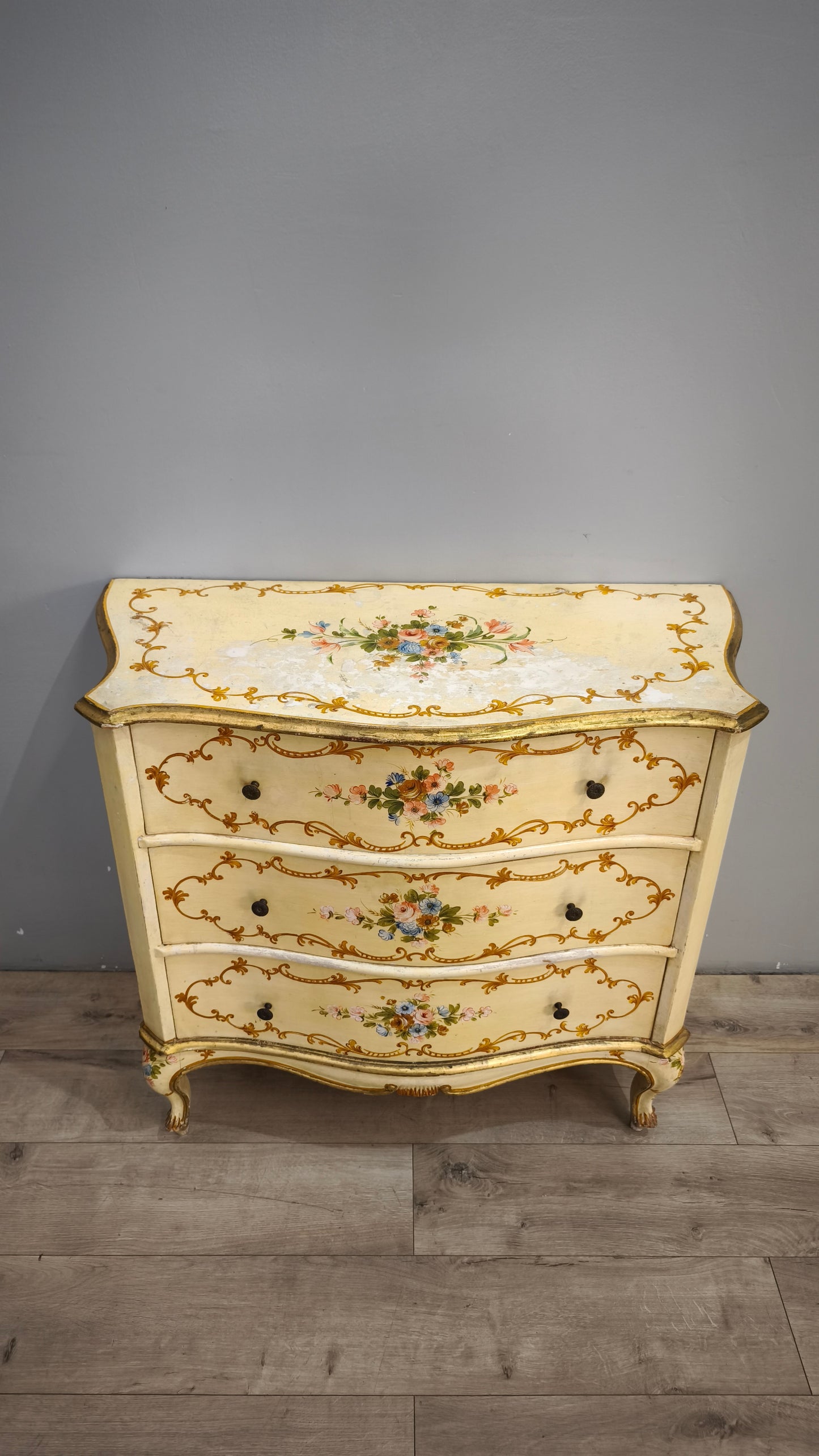 92990 Comò dipinto in stile veneziano