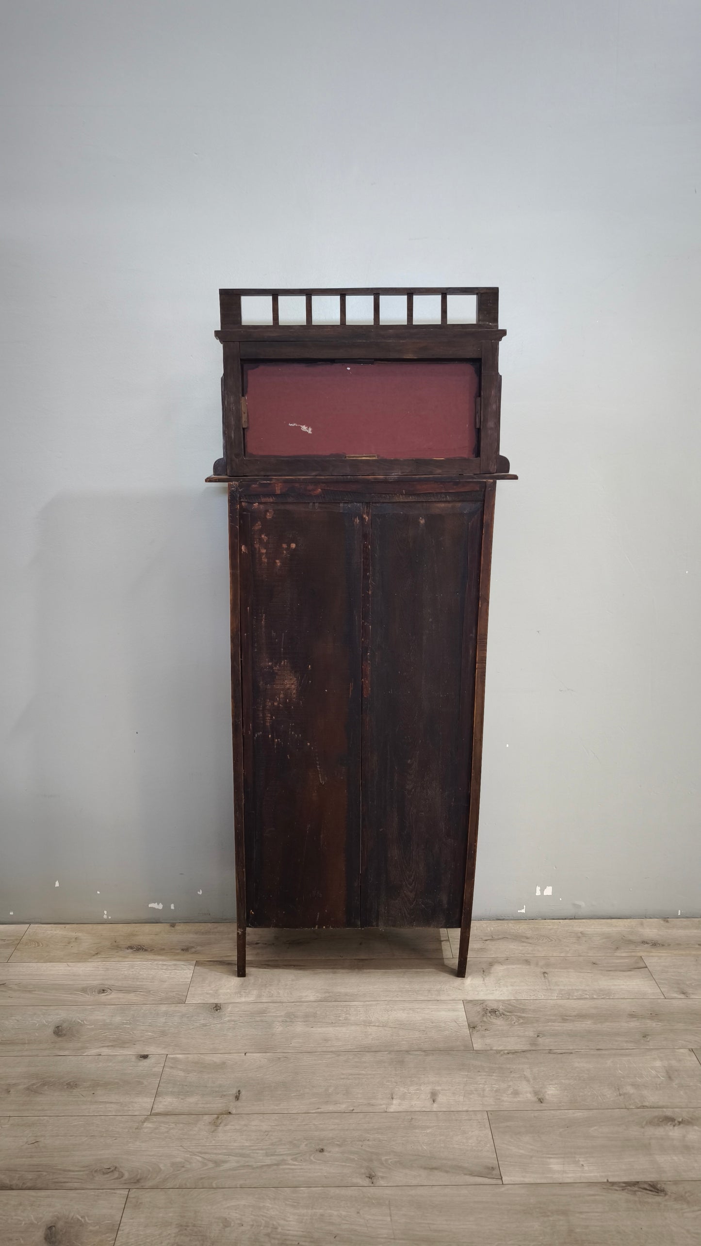 93008 Vetrinetta in legno stile Liberty