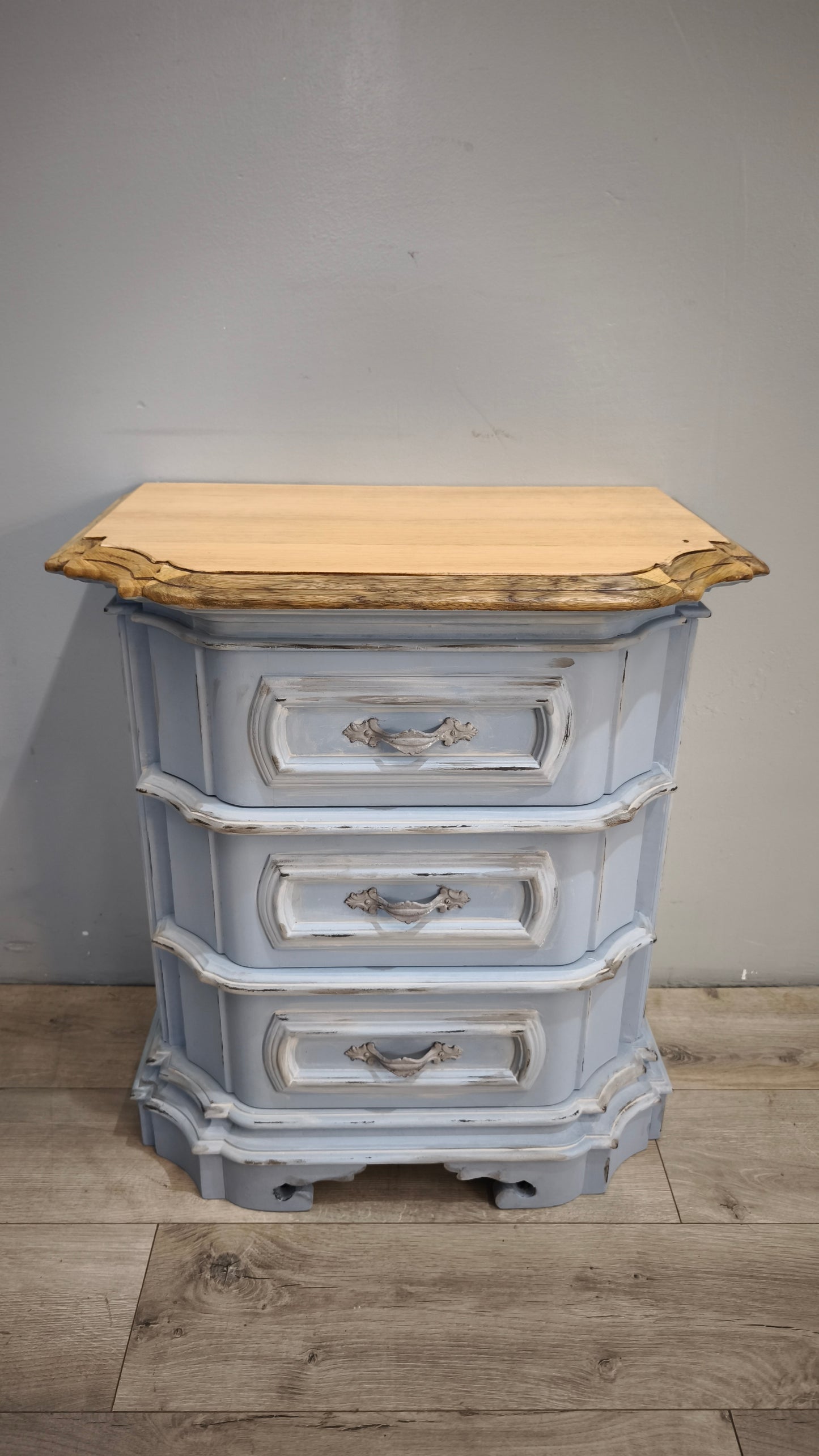 93018 Coppia comodini verniciati con piano in legno