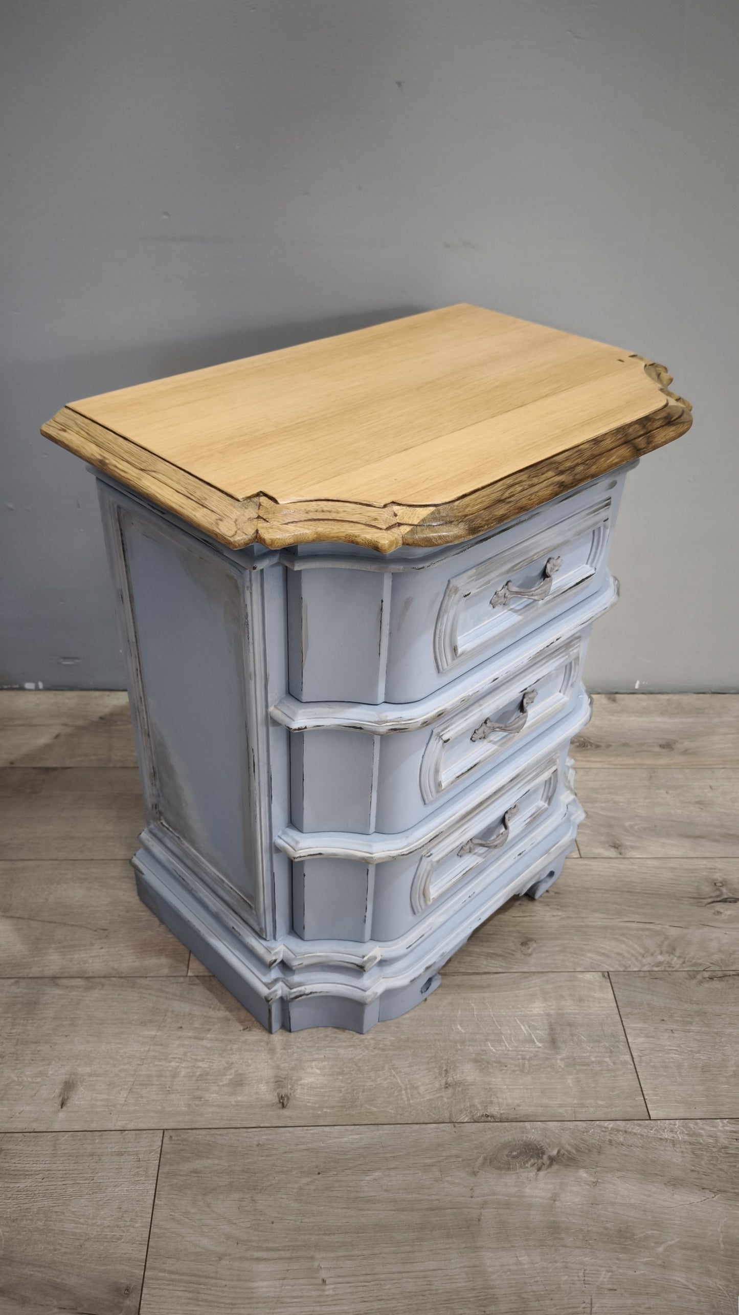 93018 Coppia comodini verniciati con piano in legno