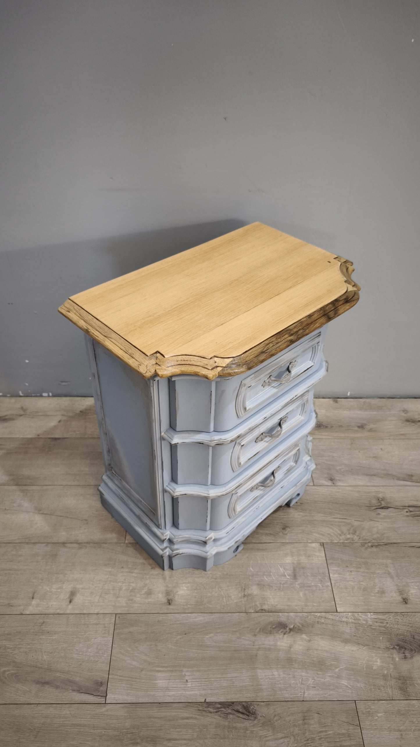 93018 Coppia comodini verniciati con piano in legno