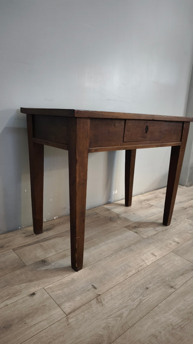 93032 Tavolinetto in legno massello di noce