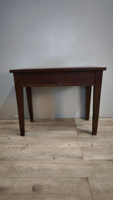 93032 Tavolinetto in legno massello di noce