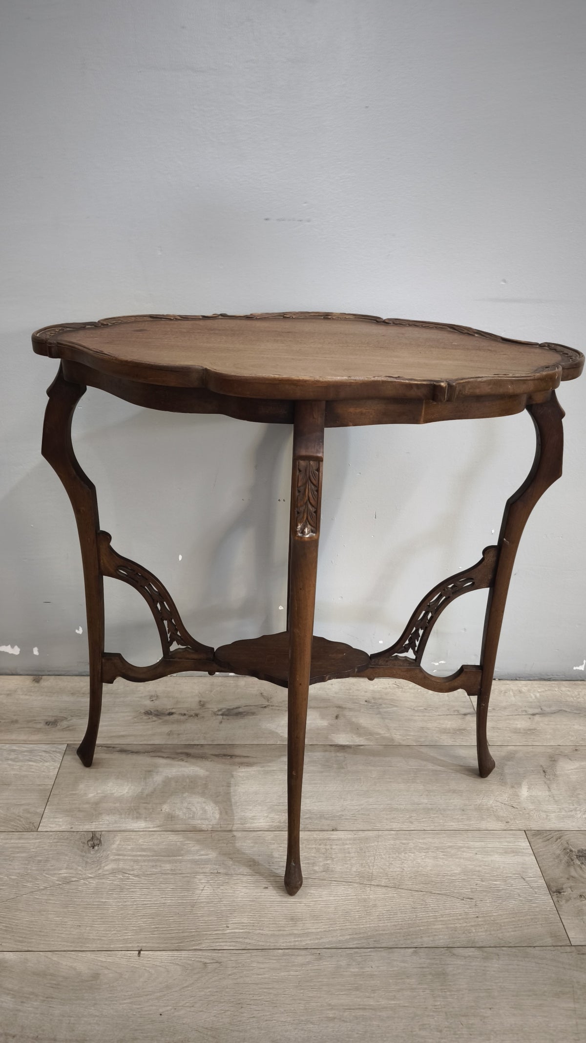 93024 Tavolino in legno stile Liberty